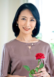 頭の中はセックスのことでいっぱい！年々増加する性欲が爆発寸前の五十路妻と身も心もトロける官能中出しSEX