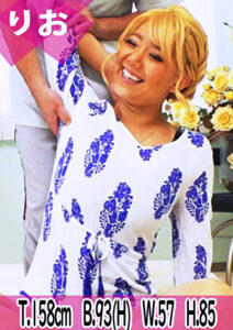 【オイルマッサージ】肉がはみ出るセクシーレオタード