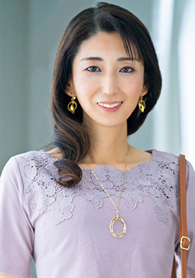 性欲おばけの五十路妻!淫乱絶倫マダムが中出し懇願!