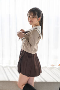 S-Cute あゆみ（21） 潮吹き娘の制服顔射エッチ