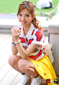 スーパーガリ貧乳美少女とイきまくり中出し3P