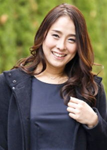 黒宮えいみ【マッサージで興奮した男に迫らて】