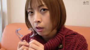 優木なおチャンの歯・口内観察＆電マ当てプレイ！