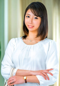 おちんぽ大好きパイパン妻！ニコニコ笑顔で他人棒にしゃぶりつきE乳揺らして中出しセックス！