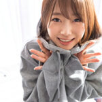 S-Cute まお（21） M字で潮吹く制服娘に顔射SEX