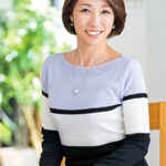 潮吹きパイパン妻 パンストで手首拘束され大興奮！膣奥突かれて歓喜イキ！浮気棒に爆突きされて中出しSEX！