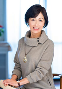 オナニーのしすぎ！？クリトリスが大きいんです･･･と恥ずかしそうに話す五十路妻。息子が巣立って時間を持て余しオナニーに没頭するも足りずに他人棒に手を出す53歳。