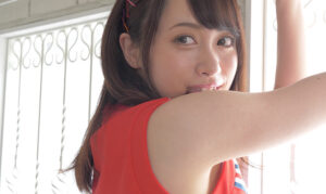 大人気女優 桐山結羽ちゃんの脇くすぐり！