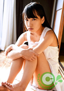 黒髪お下げの微乳少女がコワモテ中年おじさんに狙われて初々しいカラダを穢されながらイカされてしまいましたぁ！！