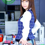 遊んでそうなOLサンの制服姿に萌えながらオフィスでファックしまくりましたぁ～！！