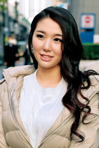 スラ乳Hカップのわがままボディ人妻 生チ〇ポで狂いイキ