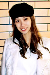 見るからにドスケベ顔のハーフJDの顔面に大量射精！