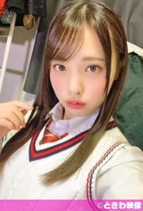 J〇セフレとお家でのんびりゲームと制服着たまま生ハメSEXで中出し！