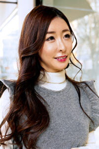 Hカップ美魔女人妻 本気度100%中出しSEX