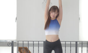 美谷朱里チャンの乳首・脇・お腹・脇腹を筆こちょこちょ