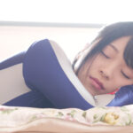 南梨央奈チャンが囚われの身で拘束くすぐり！