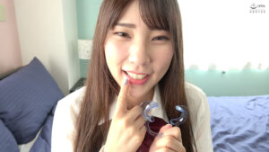 竹内夏希チャンの歯・口内観察＆指フェラプレイ！