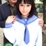 エッチな制服美少女がオジサンにお股をおっ拡げてカチカチ中年チ○ポを膣奥まで咥え込み、飢えてる激しいピストン挿入を受け止めるセックス！