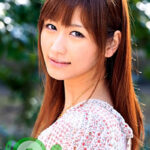 お仕事中に同じ職場のカレが止めるのも聞かずにチ○ポをおしゃぶりし、同僚や上司にバレそうなスリルに高揚しながら射精を促す美人OL彼女！