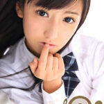 スレンダーな制服美少女とベロチュ～しながらズッコンバッコンとSEXしましたぁ～！