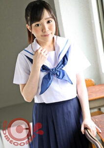 誰もいない放課後の教室に彼女を残らせて、セーラー服を着せたままドキドキしながらエッチをしたら、もの凄く興奮した･･･。