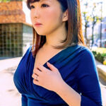 色白むっちり爆乳奥さまは結婚3年でもう他人棒を漁るドスケベ性欲の持ち主