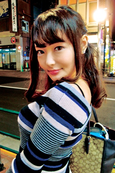 めっちゃ積極的な英語塾講師。酔っ払って感度アップ!