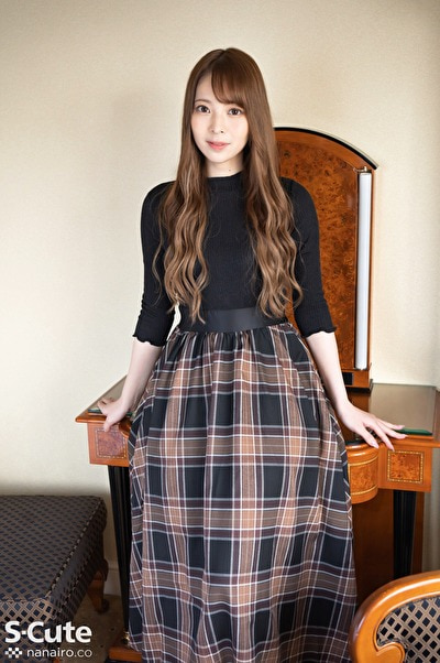 S-Cute みなみ(21) 色白美尻なパイパン娘とSEX