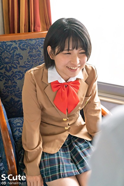 S-Cute あみ(22) ロリっ子はバックでガンガン突かれたい