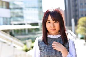 チェスの天才でもあるw大生に編集長のオナニーを見せつけたら さや