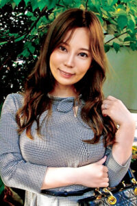 服の上からでも分かる爆乳主婦が久しぶりのアクメに発情が止まらない！