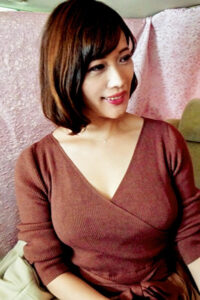 久しぶりのナンパに浮つく奥さまにイケメン男優が褒めて褒めて褒めちぎった結果