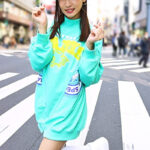 生中出しOKのビッチギャルを3Pでハメまくる