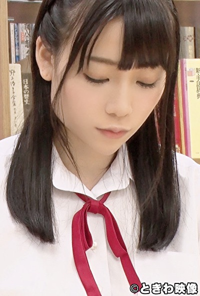 図書室で勉強している秀才J〇 パンツずらしてオマンコを露にしSEXを迫る！もちろん断らず最後は中出し！