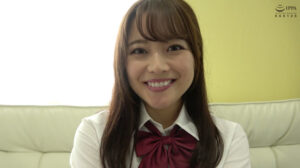 宮沢ちはるチャンの巨大女ツバベロ責め＆手コキプレイ！