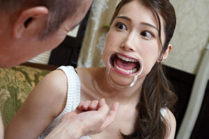 催●術師REDvs佐伯由美香 ド変態痴女のエロい遊び方