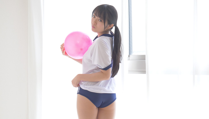 平 花ちゃんが濡れた筆でいたずらマッサージ！