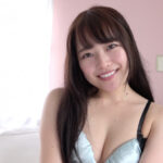 大人気女優 宮沢ちはるチャンの脇観察＆指フェラ！