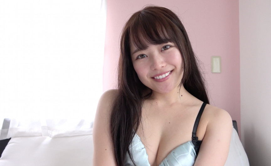 大人気女優 宮沢ちはるチャンの脇観察＆指フェラ！