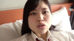 望月あやかチャンの顔舐め鼻突っ込み＆鼻フェラプレイ！