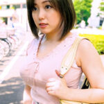 目が釘付け！Gカップ奥さまをどうにかして連れ込みたい！